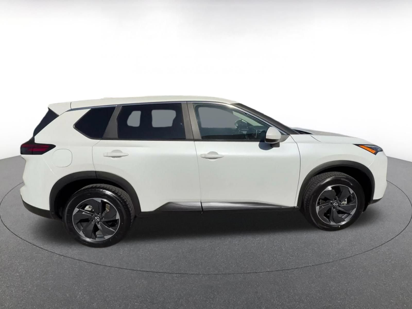 Used 2025 Nissan Rogue SV AWD/4WD image 15