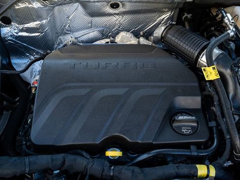 New 2025 Chevrolet Trax RS w/ Driver Confidence Package image 37