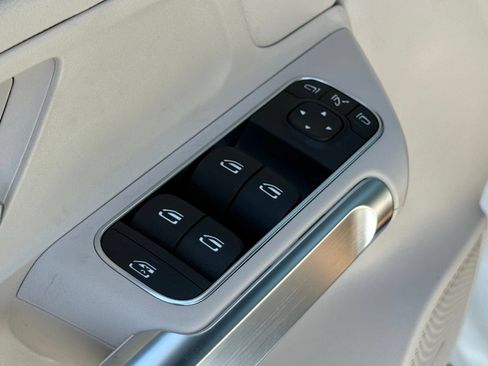 New 2026 Mercedes-Benz GLB 250 image 16