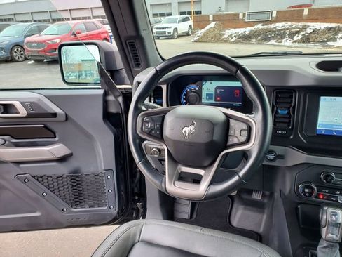 Used 2023 Ford Bronco Black Diamond w/ Sasquatch Package image 6
