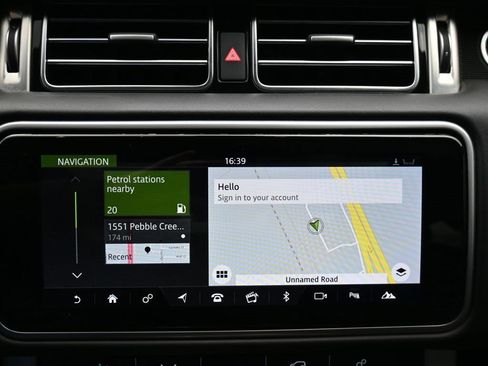 Used 2018 Land Rover Range Rover Supercharged image 14