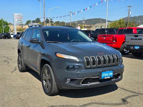 Used 2016 Jeep Cherokee 75th Anniversary image 7