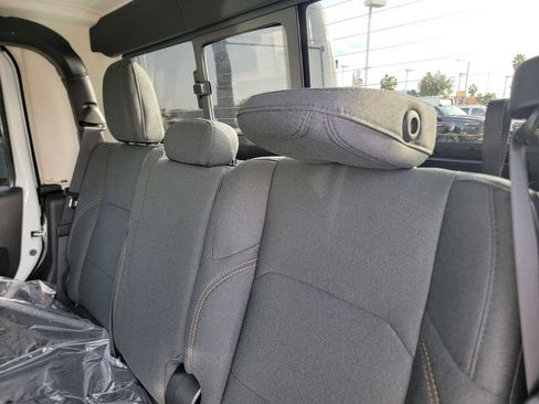 New 2026 Jeep Gladiator Willys image 9