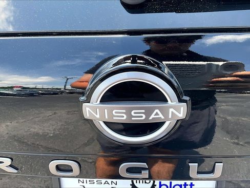 Certified 2026 Nissan Rogue SV AWD/4WD image 30