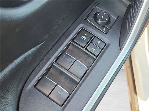 Used 2025 Toyota RAV4 XLE AWD/4WD image 11