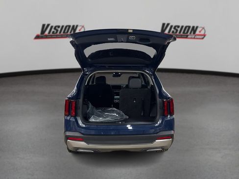 Certified 2025 Kia Sorento EX w/ Panoramic Sunroof Package image 11
