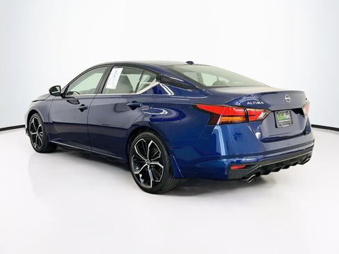 Used 2024 Nissan Altima 2.5 SR w/ SR Premium Package FWD image 5