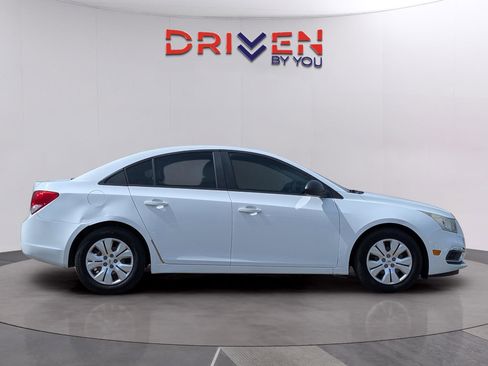 Used 2016 Chevrolet Cruze LS image 6