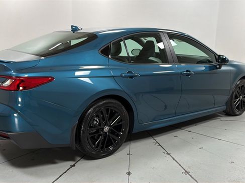 Certified 2025 Toyota Camry SE image 5