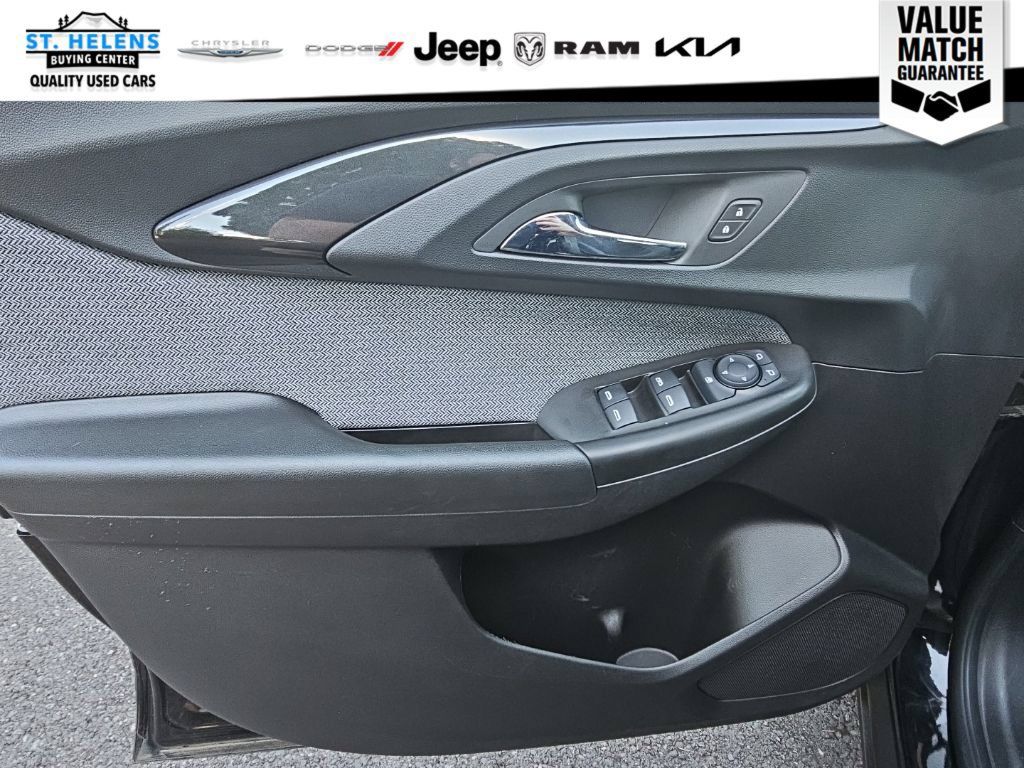 Used 2023 Chevrolet TrailBlazer LT FWD image 19