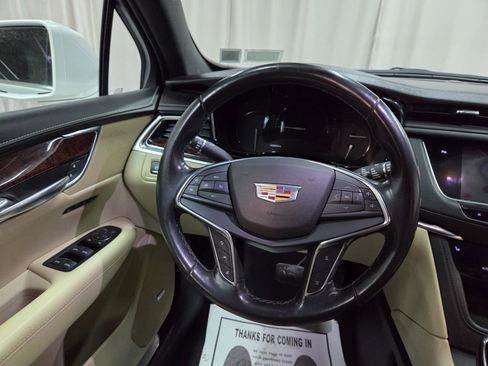 Used 2018 Cadillac XT5 Luxury w/ Driver Awareness Package AWD/4WD image 26