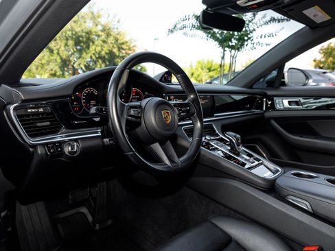 Used 2021 Porsche Panamera image 22