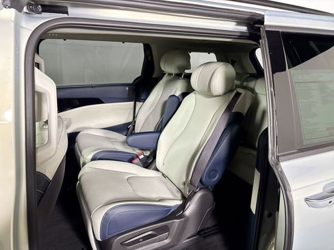 New 2026 Kia Carnival SX Prestige image 20