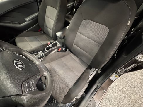 Used 2018 Kia Forte LX image 17