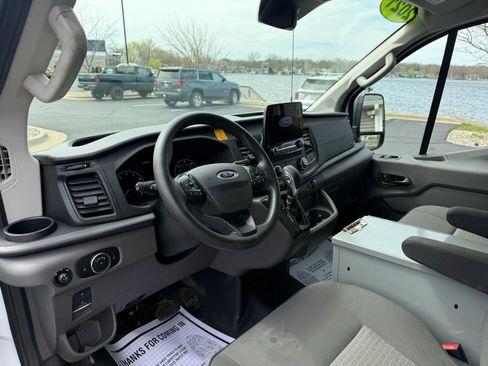 Used 2021 Ford Transit 150 Low Roof AWD image 9