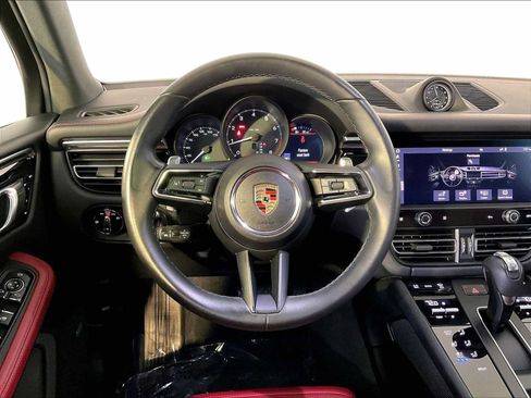 Used 2024 Porsche Macan AWD/4WD image 15