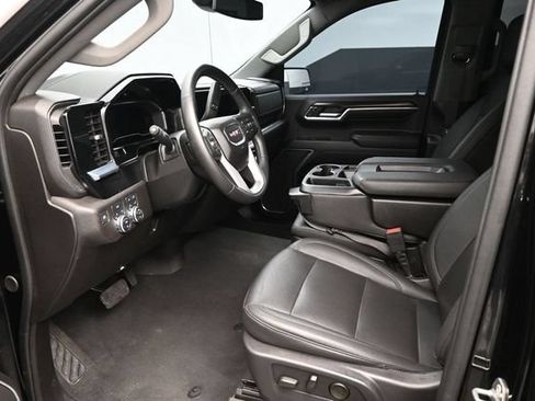 Used 2024 GMC Sierra 1500 SLT AWD/4WD image 17