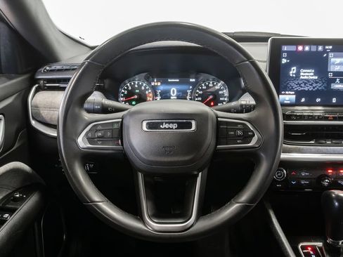 Used 2024 Jeep Compass Latitude AWD/4WD image 12