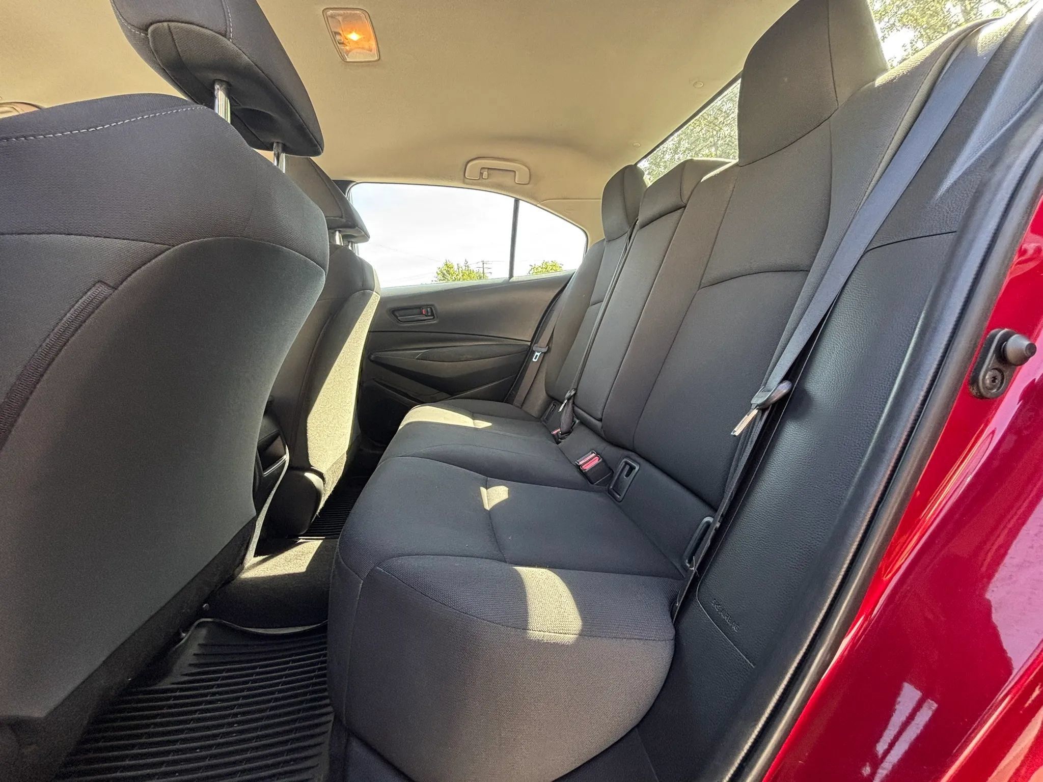 Used 2022 Toyota Corolla LE FWD image 22