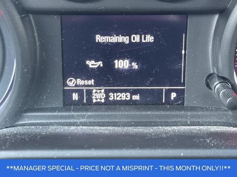 Used 2024 Chevrolet Silverado 2500 Custom w/ Custom Value Package image 3