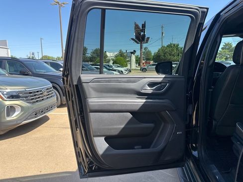Used 2022 GMC Yukon XL SLT AWD/4WD image 18