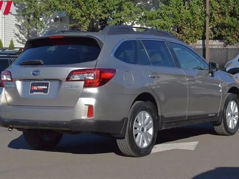 Used 2015 Subaru Outback 2.5i Premium AWD/4WD image 5