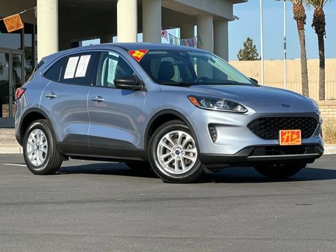 Used 2022 Ford Escape SE FWD image 1