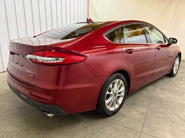Used 2019 Ford Fusion SE FWD image 5