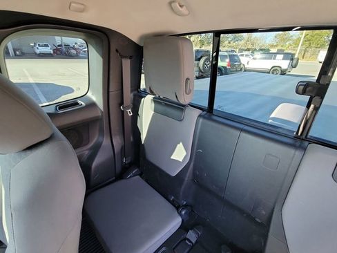 Used 2016 Toyota Tacoma SR w/ SR Convenience Package image 4