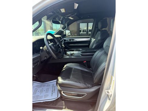 Used 2022 Jeep Grand Wagoneer Series I AWD/4WD image 11