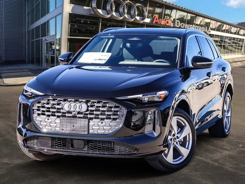 New 2025 Audi Q5 Premium Plus image 1