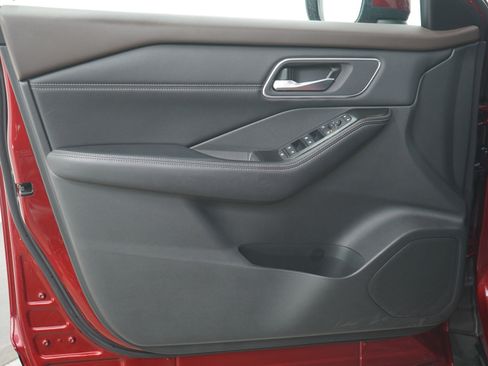 Used 2021 Nissan Rogue SV w/ Premium Package image 20