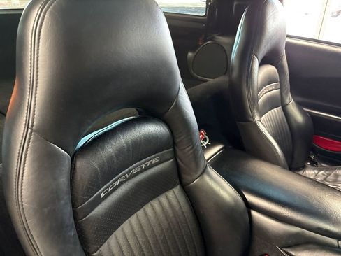 Used 2004 Chevrolet Corvette Coupe w/ Preferred Equipment Group image 43