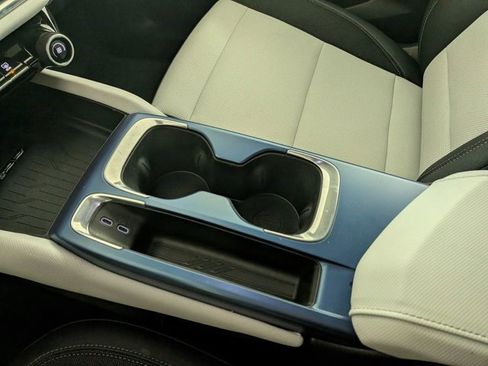 Certified 2025 Chevrolet Equinox EV LT w/ Convenience Package image 29