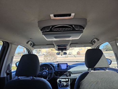 Used 2022 Nissan Rogue SV image 15