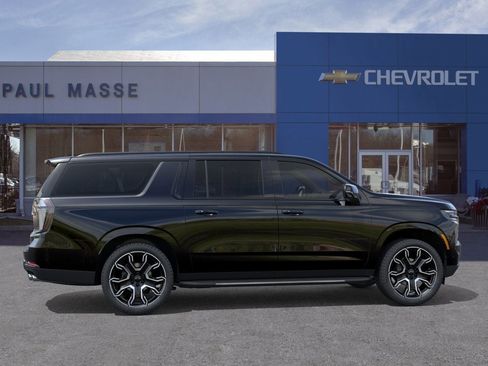 New 2026 Chevrolet Suburban RST w/ RST Capability Package AWD/4WD image 5