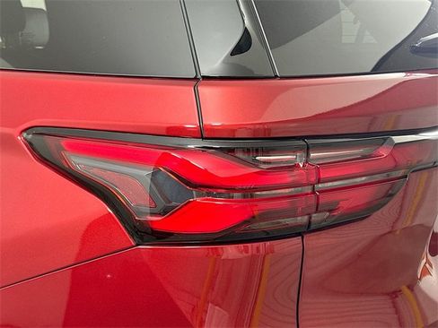 Used 2022 Chevrolet Traverse Premier w/ Redline Edition image 25