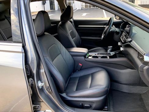 Used 2023 Nissan Altima 2.0 SR image 15