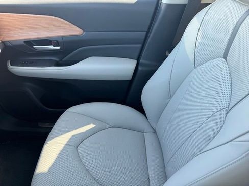 Certified 2026 Toyota Grand Highlander Platinum image 28