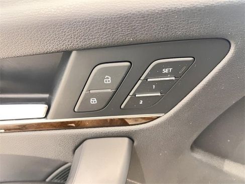Used 2018 Audi Q5 2.0T Premium Plus w/ Premium Plus Package image 12
