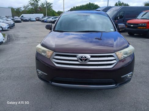 Used 2011 Toyota Highlander Limited w/ Tow Pkg image 3