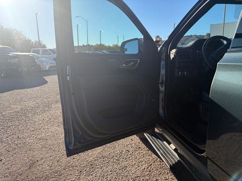 Used 2021 GMC Yukon XL AT4 w/ Rear Media and Nav Package image 9