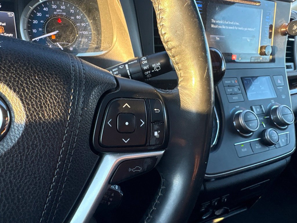 Used 2017 Toyota Sienna Limited Premium w/ Advanced Technology Package FWD image 23