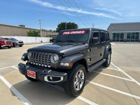 Used 2021 Jeep Wrangler Unlimited Sahara AWD/4WD image 16