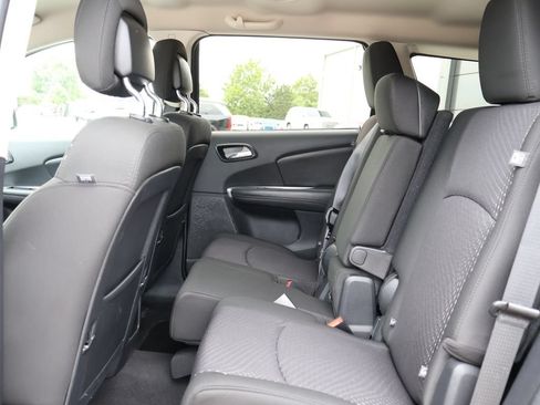 Used 2019 Dodge Journey SE w/ Premium Group FWD image 18