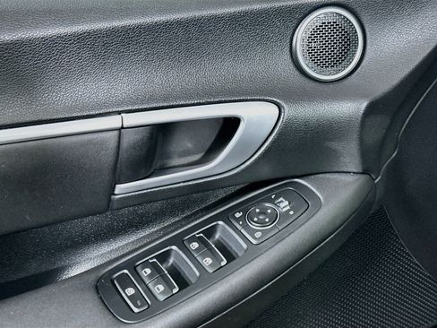 Used 2025 Hyundai Sonata SEL FWD image 15