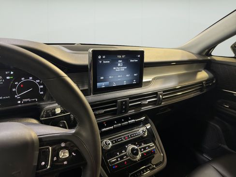 Used 2022 Lincoln Corsair FWD image 10