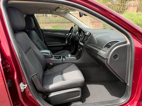 Used 2021 Chrysler 300 Touring w/ Sport Appearance Package RWD image 11