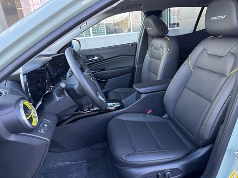 New 2026 Chevrolet Trax ACTIV w/ Sunroof Package image 16
