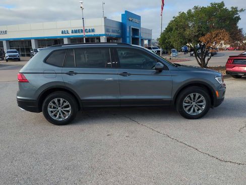 Used 2018 Volkswagen Tiguan S image 9